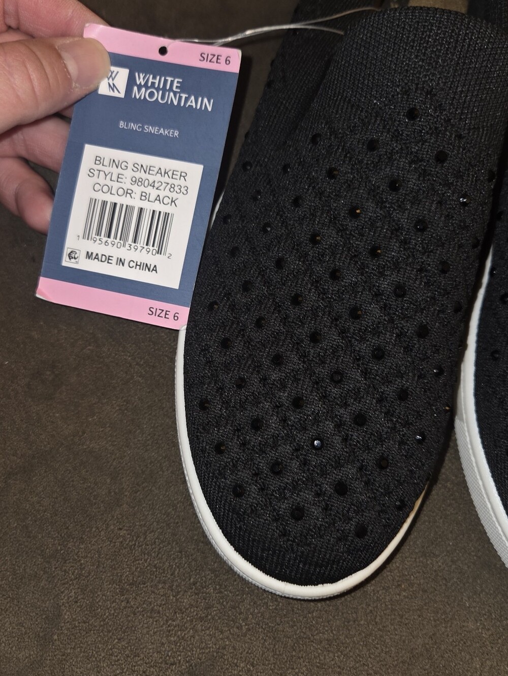 Women's White Mountain size 6 slip-on Bling Sneakers - Picture 2 of 7